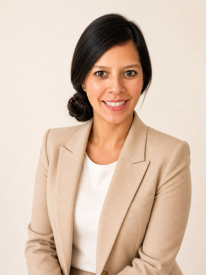 Dr Enisha